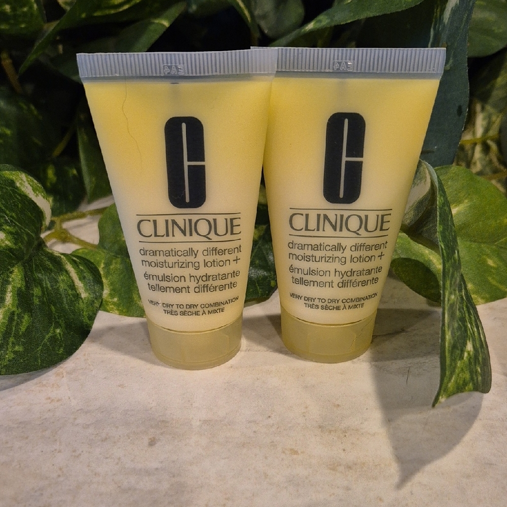 Clinique Dramatically Different Moisturizing Lotion + 2 tubes